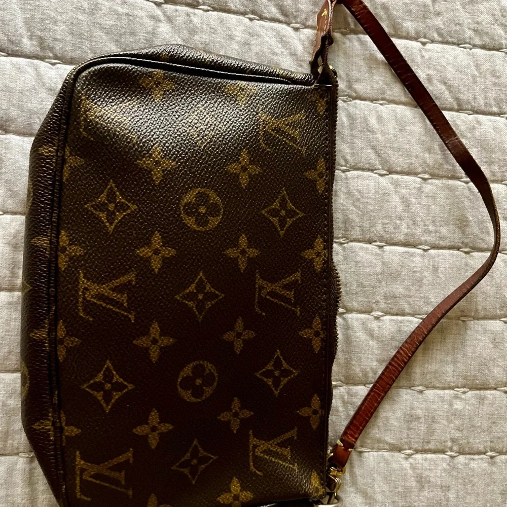 Vintage Louis Vuitton Pochette Accessoires - Picture 3 of 15